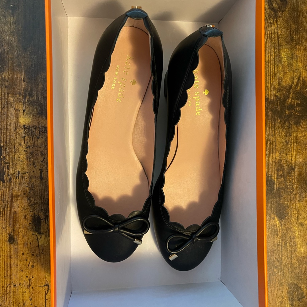 Kate Spade Yasmin Pump in Black Nappa color.